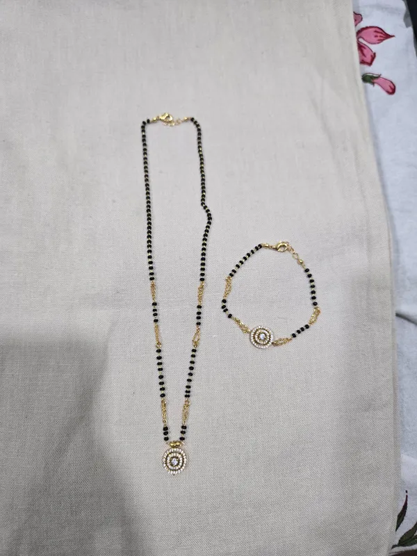 Black_Beaded_Mangalsutra_Necklace_And_Bracelet_Set