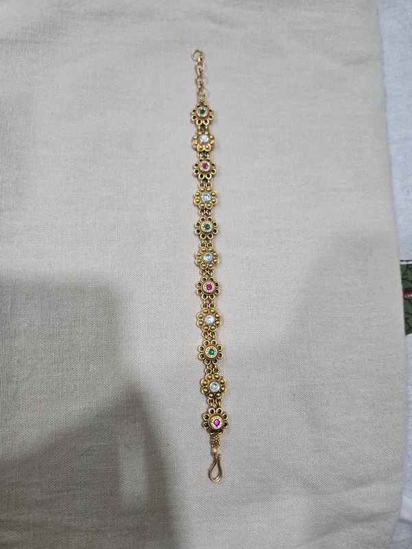 Gold_Tone_Floral_Link_Bracelet_for_Women