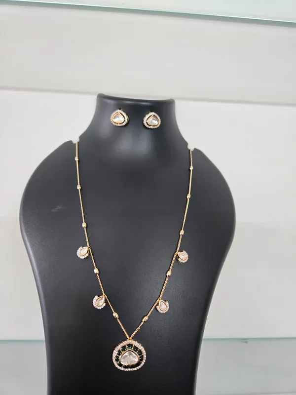 Gold_Tone_Teardrop_Necklace_Set_For_Women