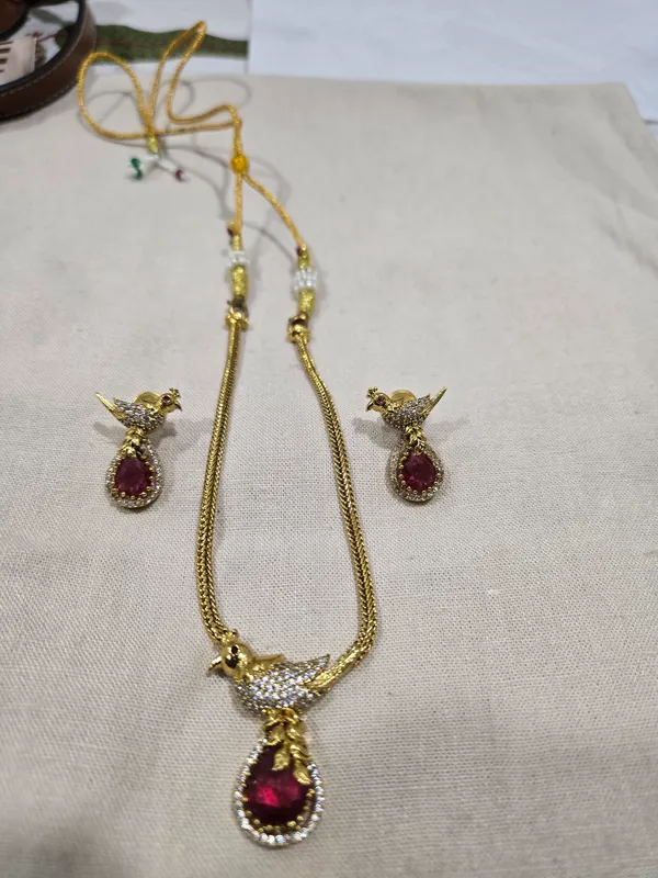 Gold_Tone_Red_Stone_Necklace_And_Earring_Set_For_Women