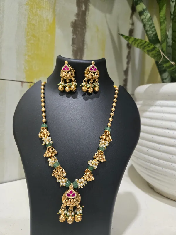 Gold_Tone_Traditional_Necklace_Set_for_Women