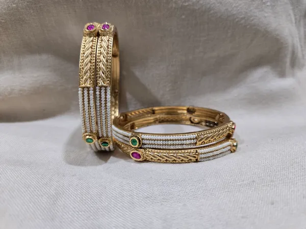 Gold_Tone_Embellished_Stone_Bangles_Set_for_Women