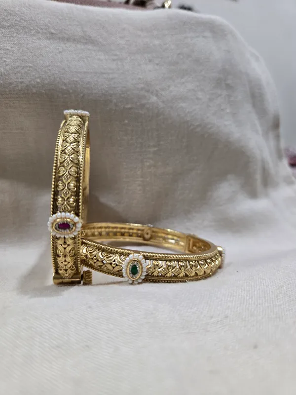Gold_Tone_Embellished_Bangle_Set_for_Women