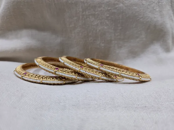 Gold_Tone_Stone_Studded_Bangles_Set_for_Women