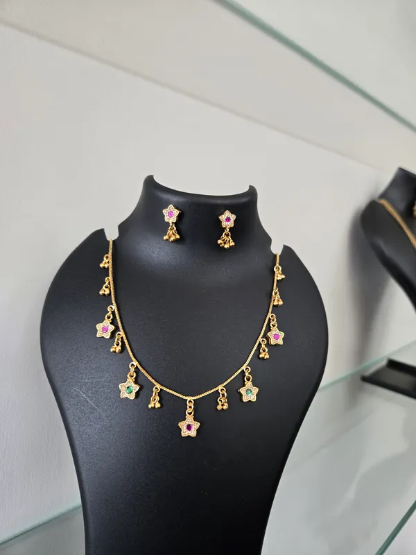 Gold_Tone_Floral_Necklace_And_Earrings_Set_For_Women