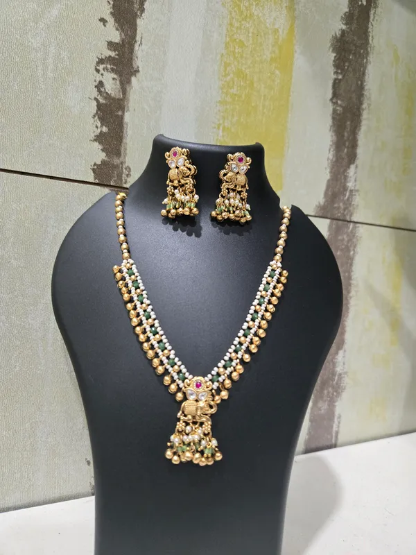 Gold_Tone_Traditional_Necklace_Set_for_Women