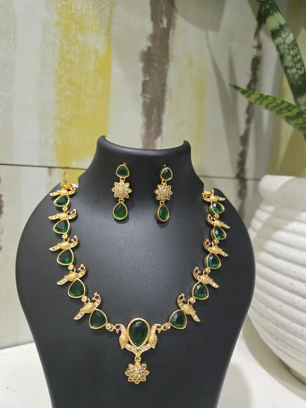 Gold_Tone_Green_Stone_Necklace_And_Earrings_Set