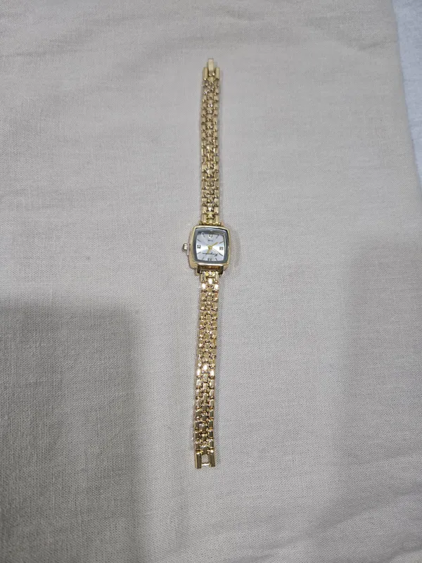 Gold_Tone_Analog_Bracelet_Watch_for_Women