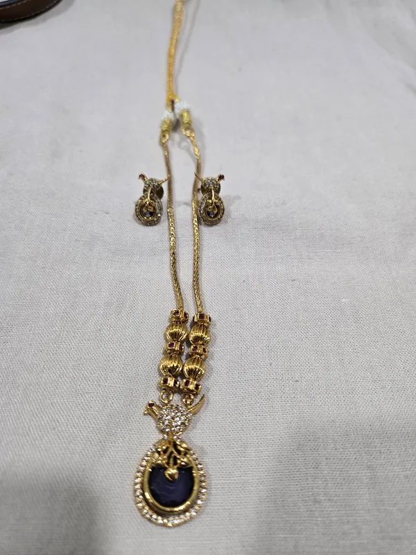 Gold_Tone_Blue_Pendant_Necklace_Set_for_Women