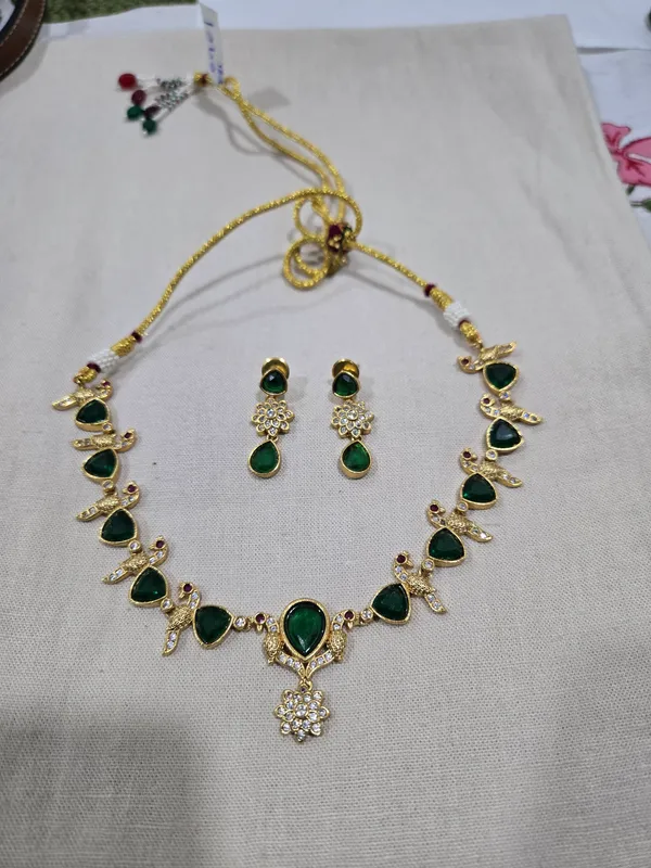Green_Gold_Tone_Necklace_Set_For_Women