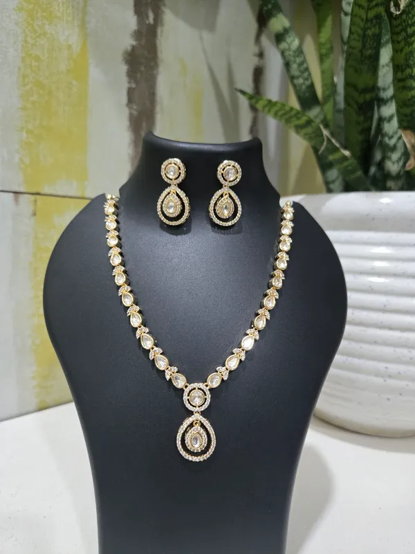 Gold_Tone_Stone_Studded_Necklace_And_Earring_Set_for_Women