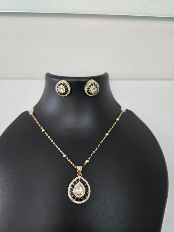Gold_Tone_Green_Stone_Necklace_And_Earrings_Set_for_Women