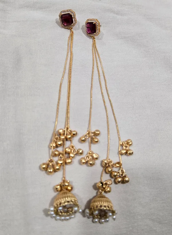 Gold_Tone_Stone_Studded_Jhumka_Earrings_for_Women