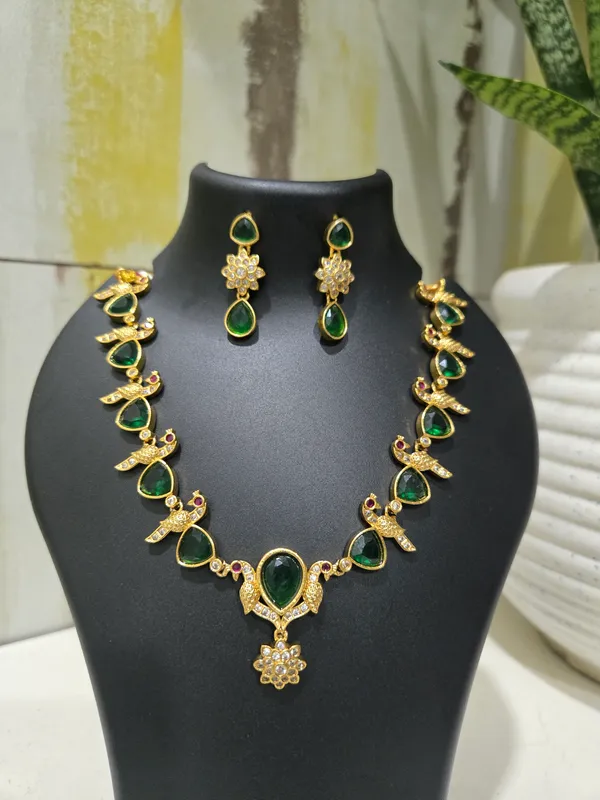 Gold_Tone_Green_Stone_Necklace_And_Earrings_Set