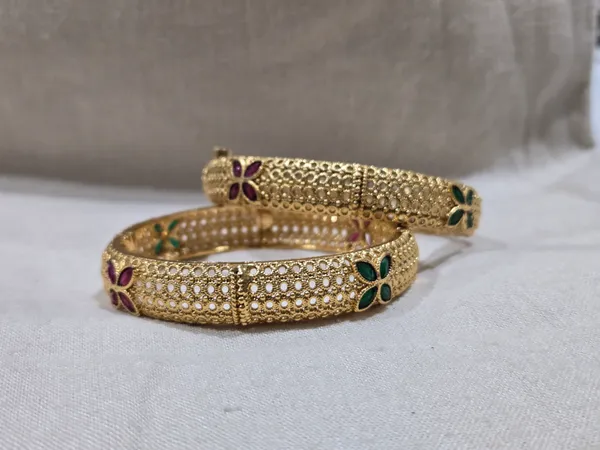 Gold_Tone_Embellished_Bangles_for_Women