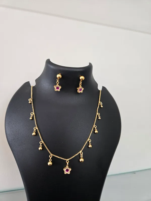 Gold_Tone_Pink_Stone_Necklace_And_Earrings_Set
