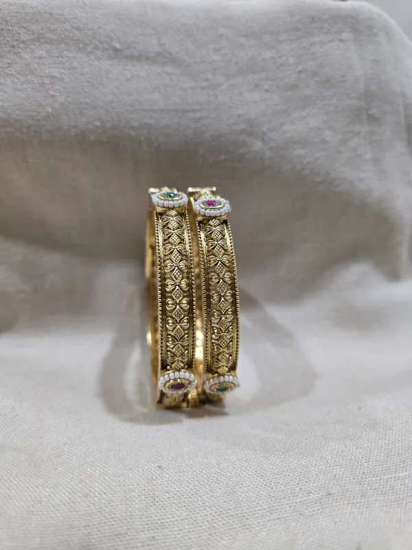Gold_Tone_Embellished_Bangle_Set_for_Women