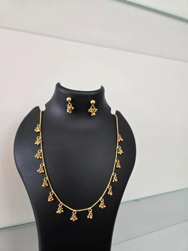 Gold_Tone_Traditional_Necklace_Set_for_Women