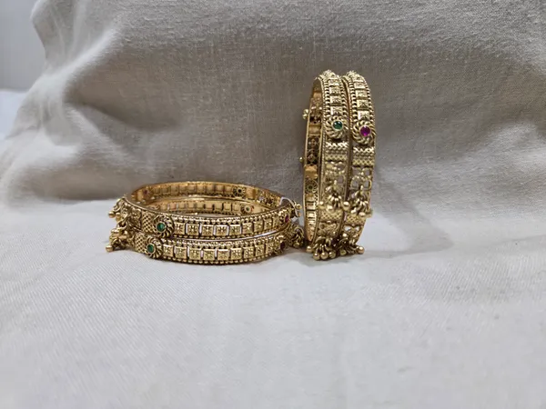 Gold_Tone_Antique_Bangles_Set_for_Women