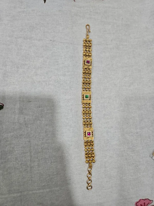 Gold_Tone_Traditional_Link_Bracelet_for_Women