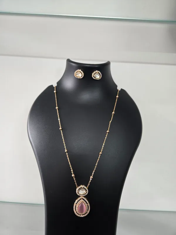 Gold_Tone_Teardrop_Pendant_Necklace_Set_for_Women
