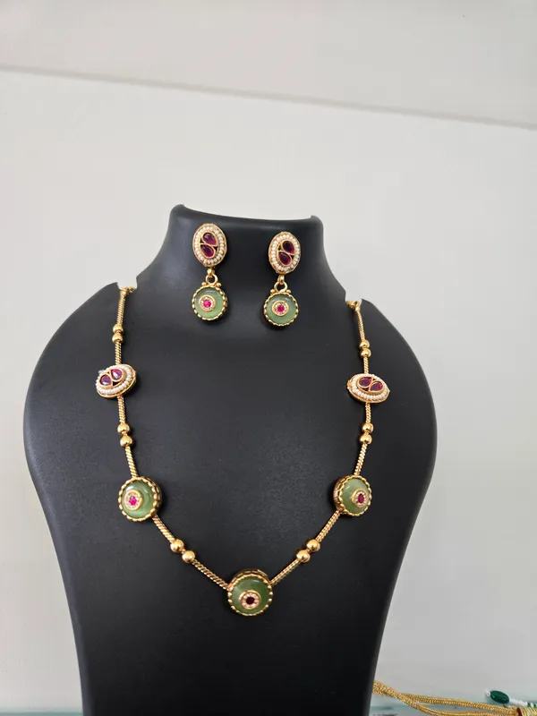 Gold_Tone_Green_Stone_Necklace_And_Earrings_Set