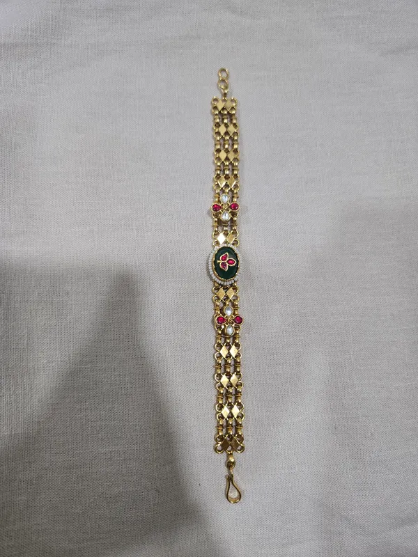 Gold-Toned_Floral_Bracelet_for_Women