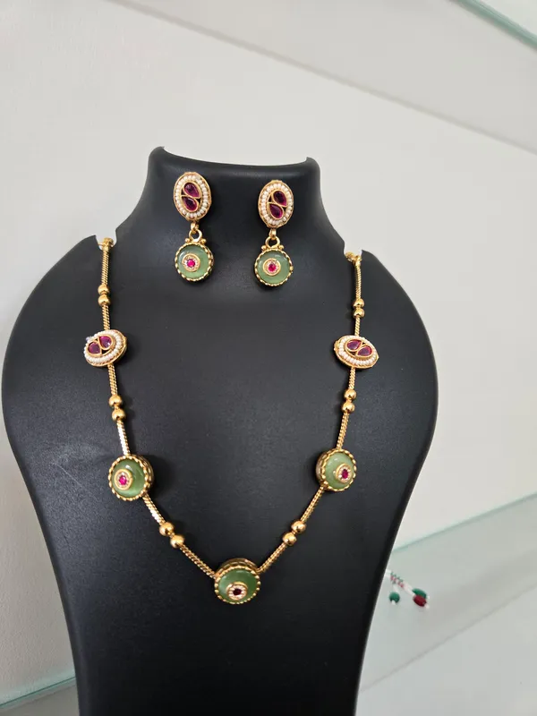 Gold_Tone_Green_Stone_Necklace_And_Earrings_Set