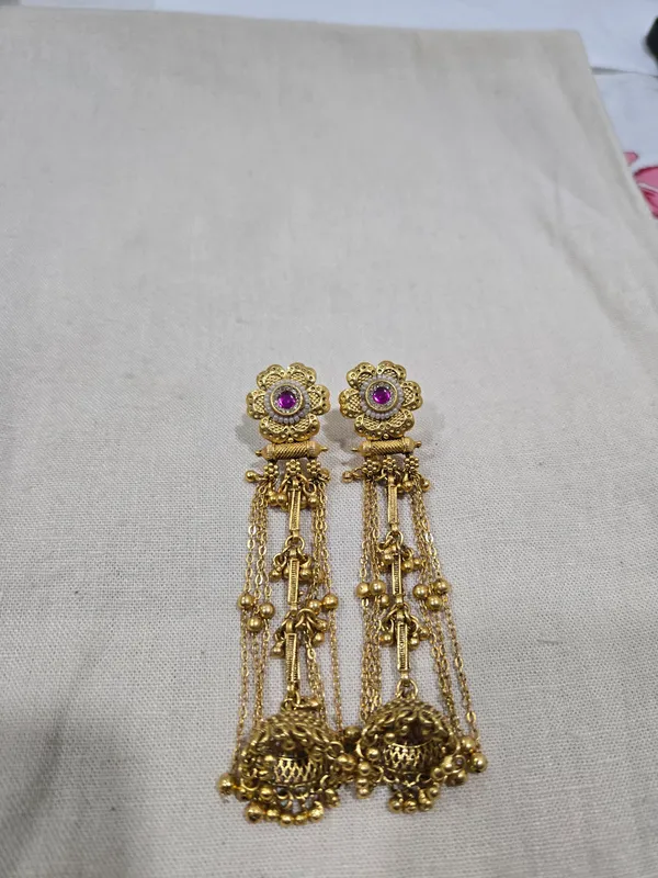 Gold_Tone_Floral_Jhumka_Earrings_for_Women