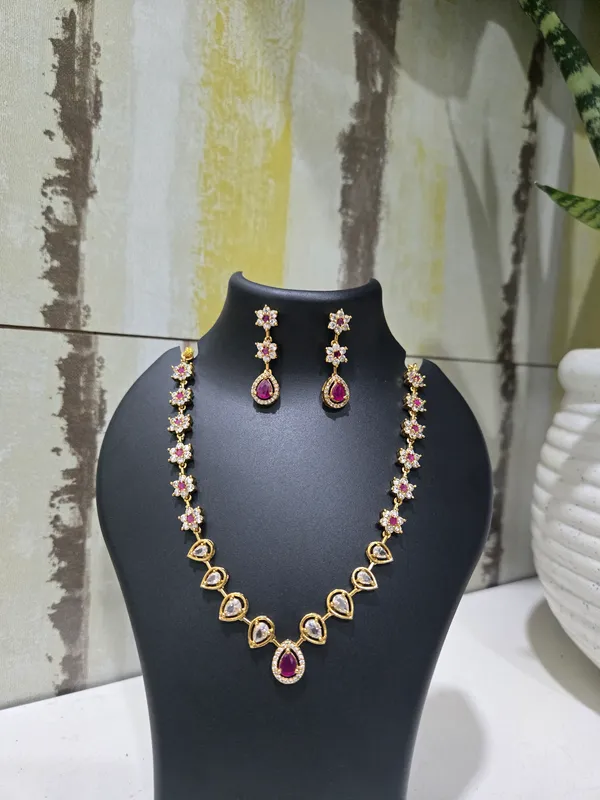 Gold_Tone_Floral_Necklace_Set_for_Women