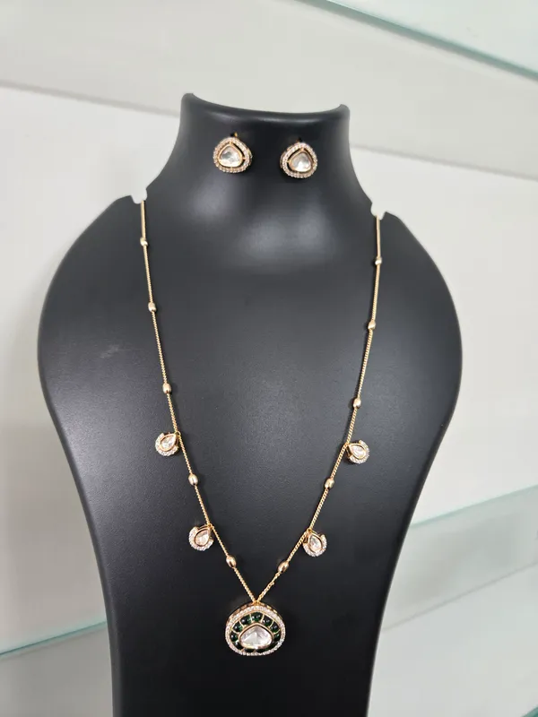 Gold_Tone_Teardrop_Necklace_Set_For_Women