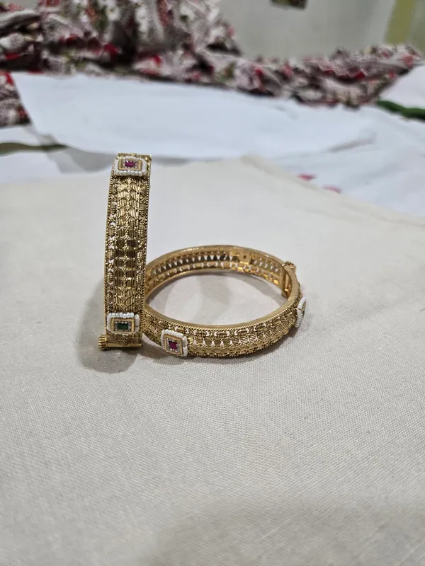 Gold_Tone_Embellished_Bangles_for_Women