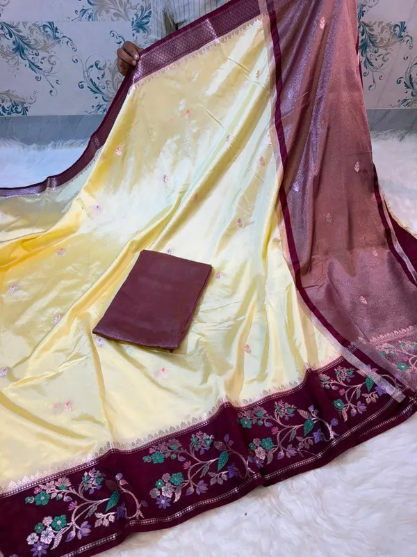 Yellow_Raw_Mango_Silk_Saree_With_Blouse_Piece_For_Women