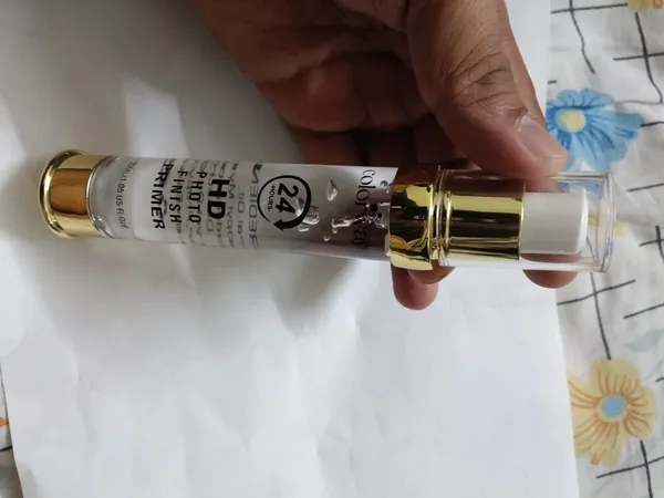HD_Photo_Finish_Liquid_Foundation