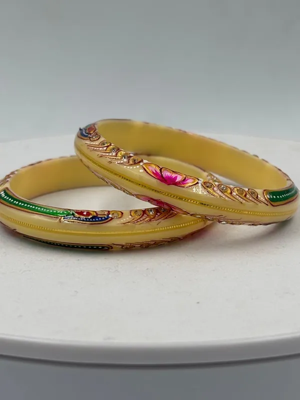 Cream_Traditional_Decorative_Bangles_Set_for_Women