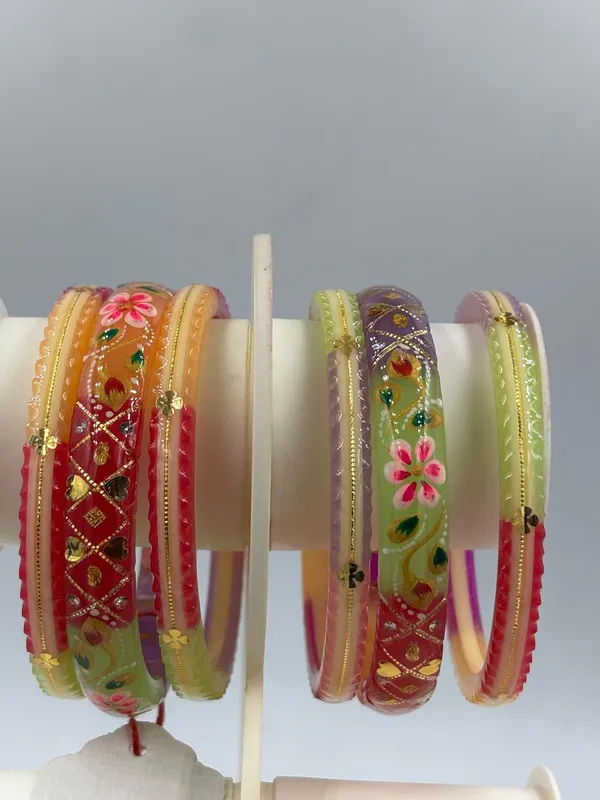 Shreenathji_Gold_Daily_Wear_&_Festive_Bangles_22K_Gold_Multi_Colour_With_Heart_Gold_Pcs_Bangle_Set_(Pack_of_6)