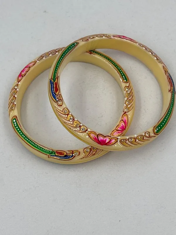Cream_Traditional_Decorative_Bangles_Set_for_Women
