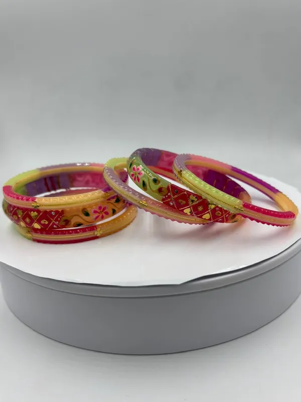 Shreenathji_Gold_Daily_Wear_&_Festive_Bangles_22K_Gold_Multi_Colour_With_Heart_Gold_Pcs_Bangle_Set_(Pack_of_6)
