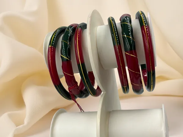 Shreenathji_Gold_Daily_Wear_&_Festive_Bangles_22K_Gold_Multi_Colour_Red_&_Green_Bangle_Set_(Pack_of_6)