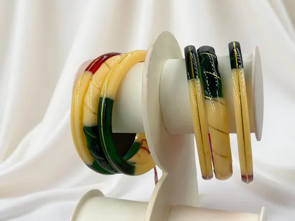 Multicolour_Traditional_Bangle_Set_for_Women