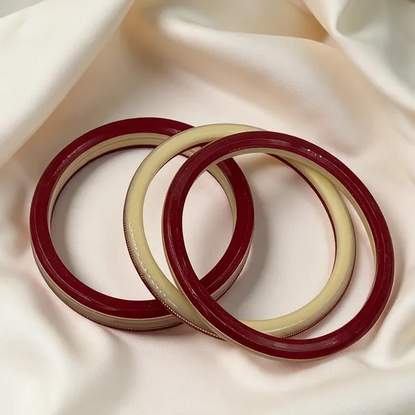 Red_&_Cream_22K_Gold_Plastic_Stackable_Churi_Bangle_Set_For_Women_Pack_Of_4
