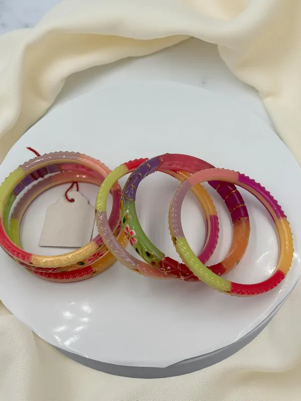 Shreenathji_Gold_Daily_Wear_&_Festive_Bangles_22K_Gold_Multi_Colour_With_Heart_Gold_Pcs_Bangle_Set_(Pack_of_6)