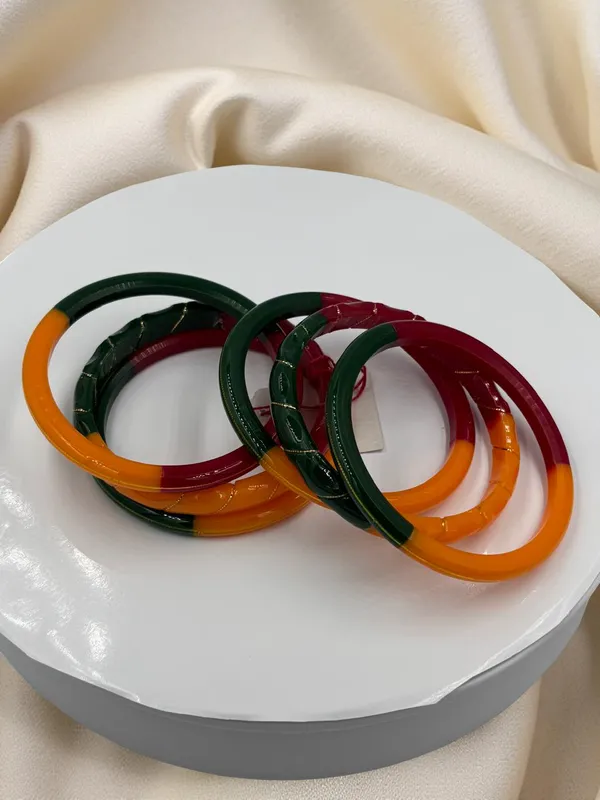 Multicolour_Glossy_Bangle_Set_for_Women
