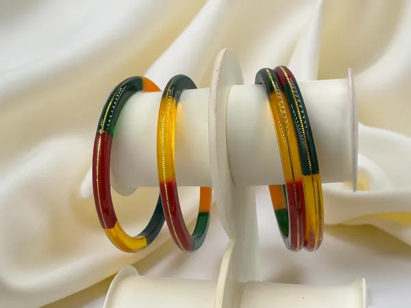 Multicolour_Glass_Bangle_Set_for_Women