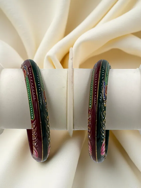 Shreenathji_Gold_Minimalist_Everyday_Traditional_Hand_Painted_22K_Gold_Bound_Red_Green_Plastic_Base_Bangles_(Pack_Of_2)