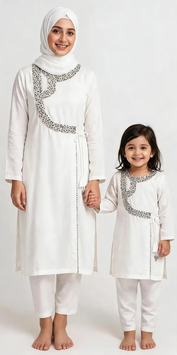 White_Gajji_Silk_Relaxed_Kurta_Set_For_Women