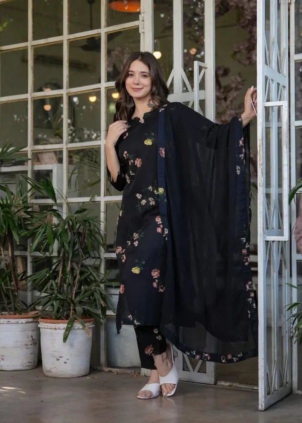 Black_Floral_Print_Kurta_Set_For_Women