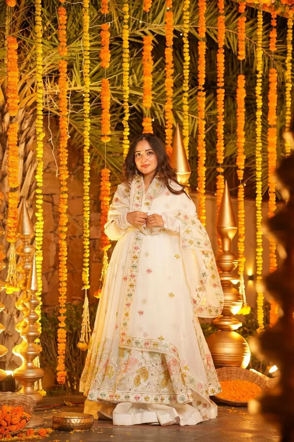 White_Embroidered_Anarkali_Suit_Set_For_Women