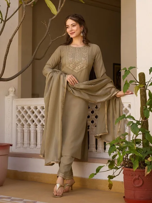Beige_Straight_Fit_Kurta_Set_For_Women