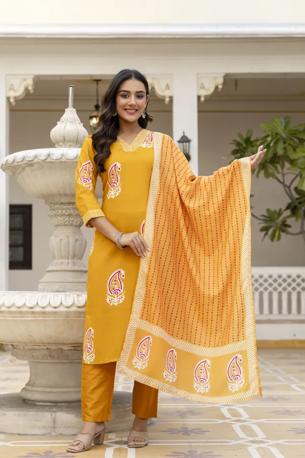 Mustard_Printed_Straight_Kurta_Set_For_Women